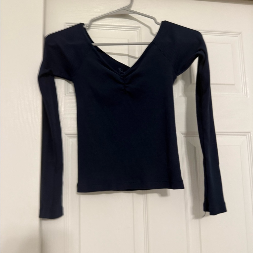 Brandy Melville Navy Scrunched Long Sleeve(never worn)